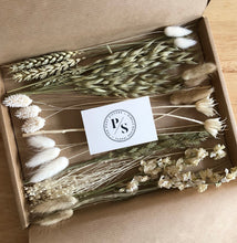 Load image into Gallery viewer, Letterbox Flowers // Warm Neutral