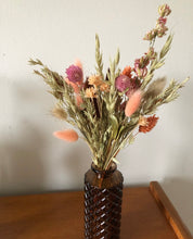 Load image into Gallery viewer, Letterbox Flowers // Summer Peach