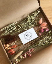 Load image into Gallery viewer, Letterbox Flowers // Summer Peach