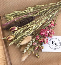 Load image into Gallery viewer, Letterbox Flowers // Cottagecore
