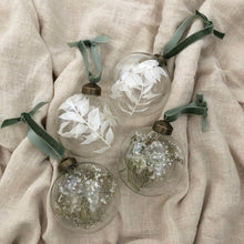 Load image into Gallery viewer, Scandi Lux // Dried Flower Baubles
