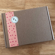 Load image into Gallery viewer, Letterbox Flowers // Autumn Days
