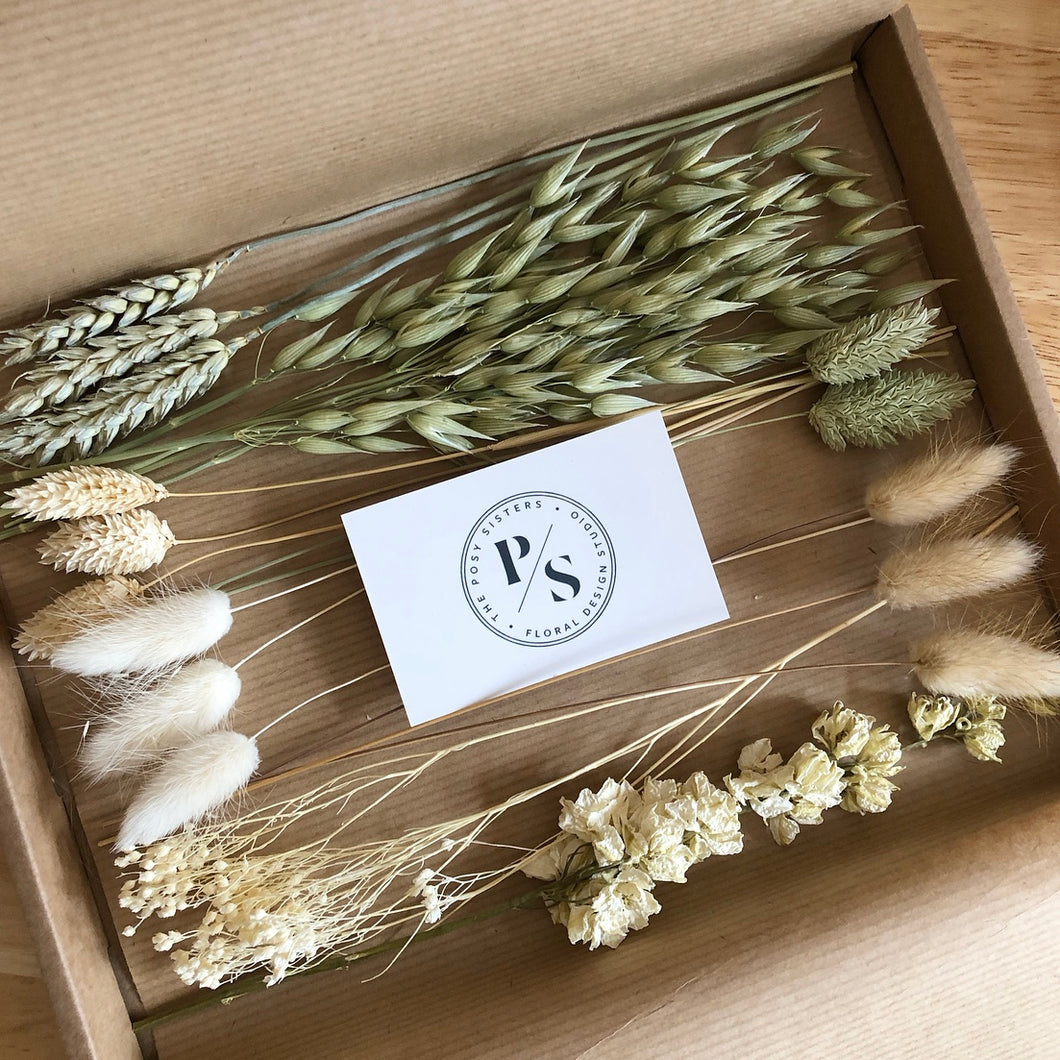 Letterbox Flowers // Natural